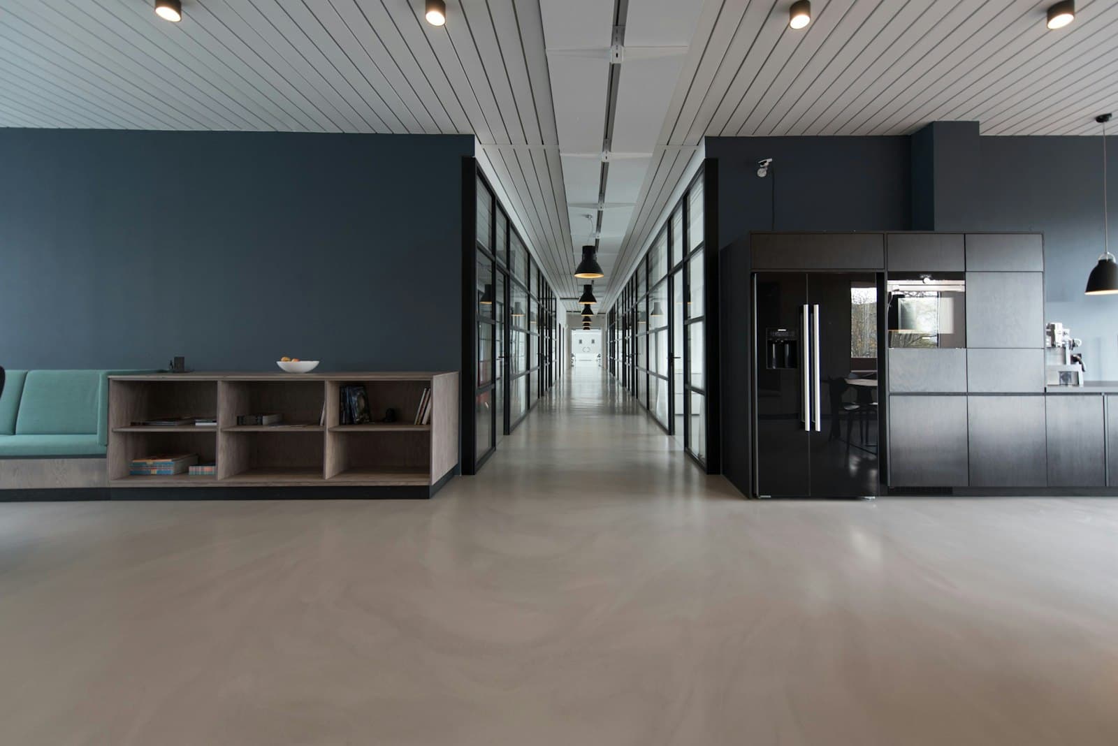 Intérieur des bureaux modernes de CRYSTAL IT